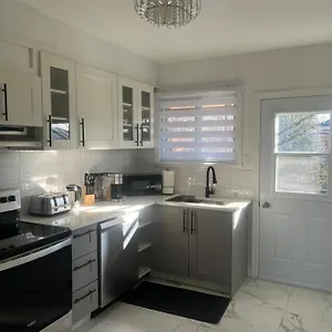 Fully Renovated With Free Parking Apartment Montreal