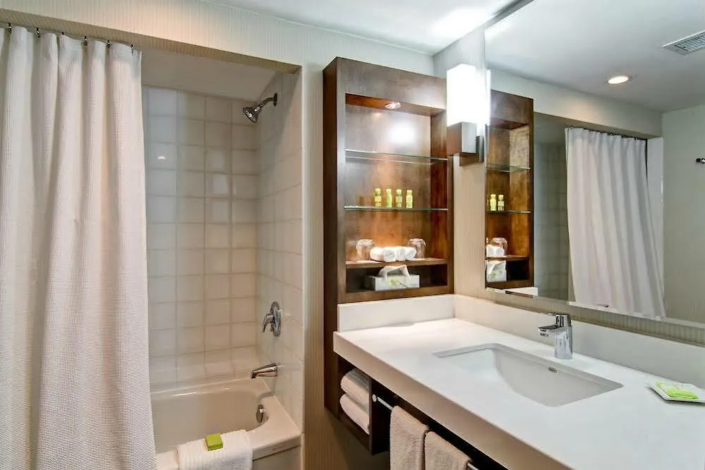 Delta Hotels By Marriott Toronto East 4*,